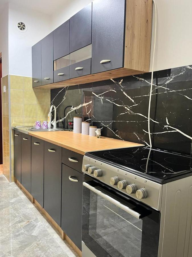 Stan Na Dan Kozarska Dubica Apartment Bosanska Dubica ภายนอก รูปภาพ